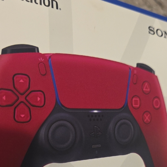 Sony DualSense Wireless Controller - Cosmic Red - Picture 4 of 4